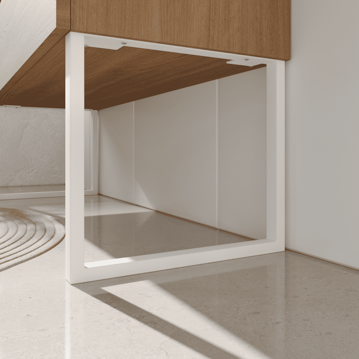 Nahaufnahme: Möbelkufen GRAZ in Weiß, 35 cm hoch, montiert unter einem Sideboard mit Holzfront